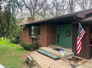 1113 River Oaks Dr, Dixon, IL 61021