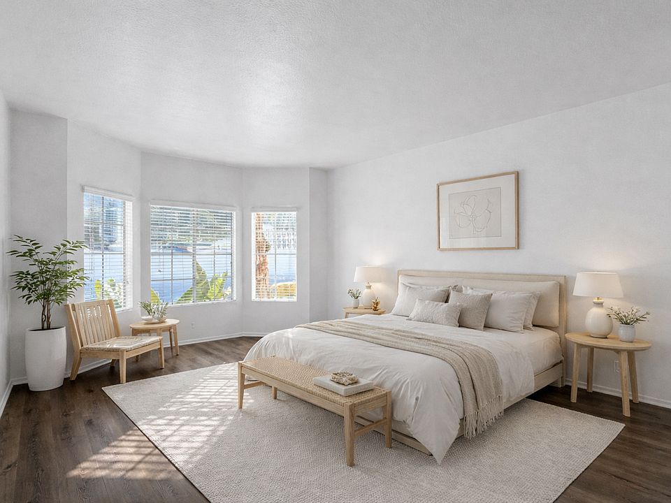 Royal - Primary Bedroom