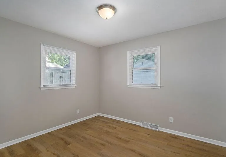3318 W Dorber Dr — Photo 9