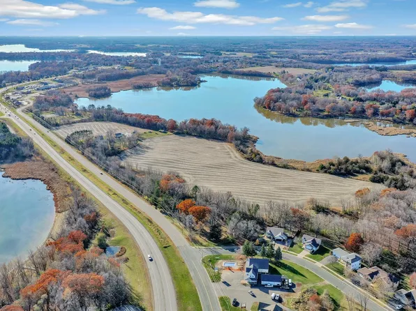 11850 Lake Ln, Chisago City, MN 55013