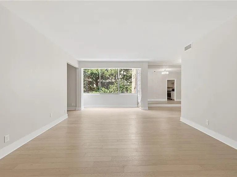 2632 Peachtree Rd NW #304B — Photo 31