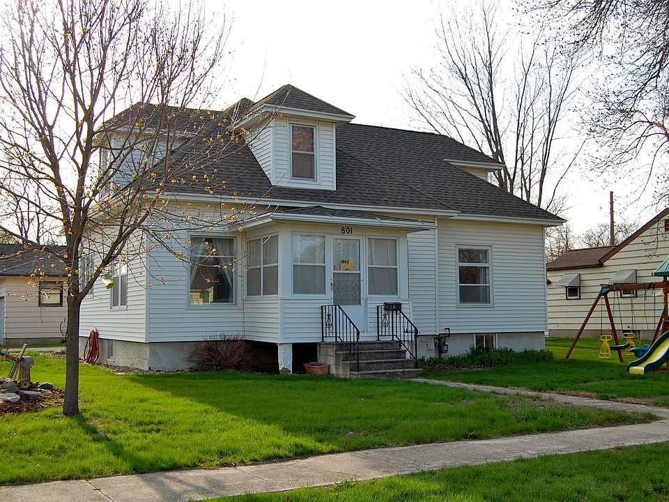 1st image of 801 L Ave