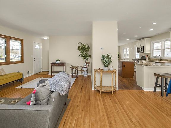 3rd image of 7461 Cloman Way