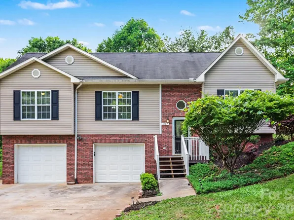 1607 Indian Springs Dr NW, Conover, NC 28613