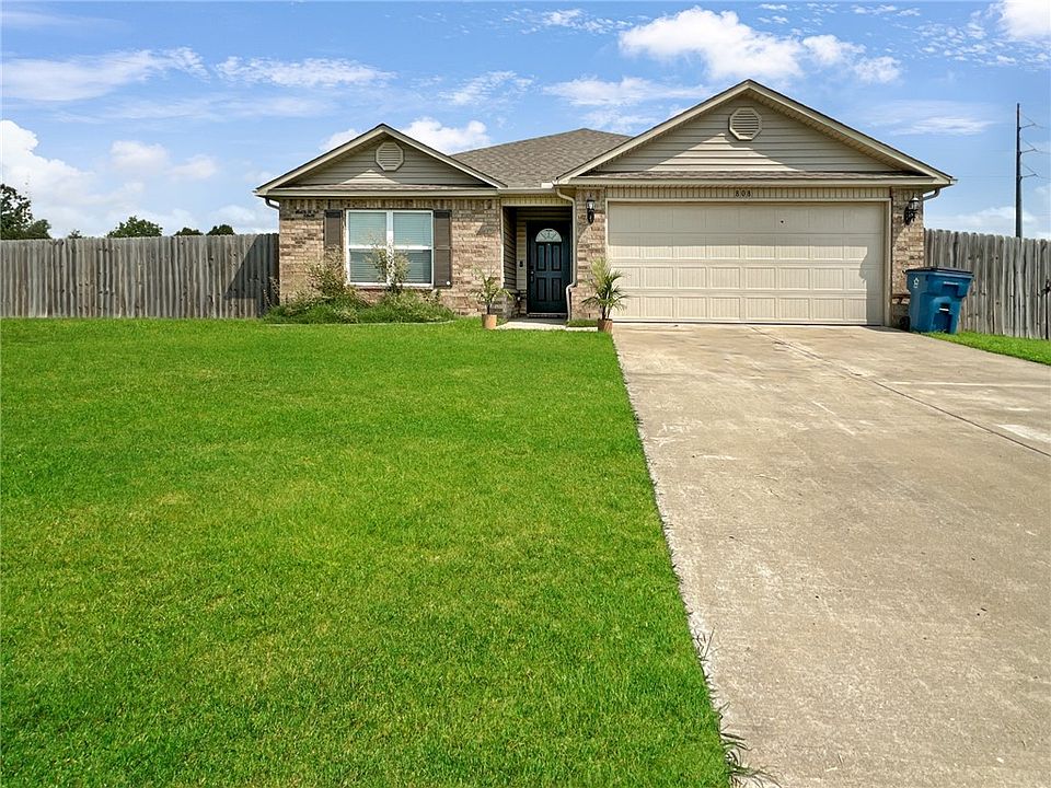 1st image of 808 NW 70th Ave