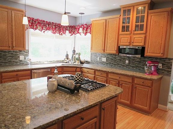 5th image of 2510 Hingham Ln