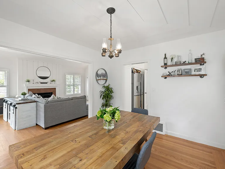 406 Edgewood Rd — Photo 11