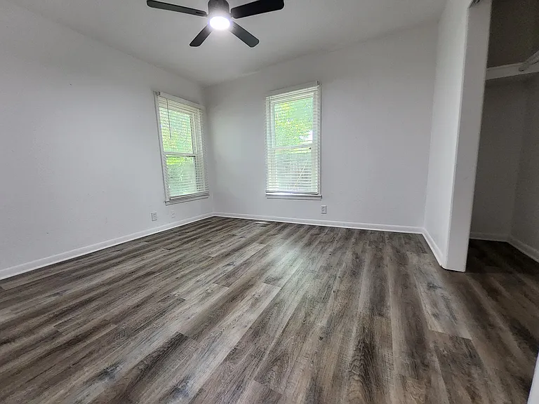 558 Harrison Ln — Photo 15