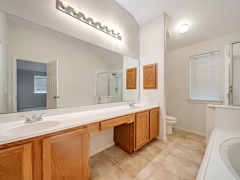 12810 Lake Shore Dr — Photo 17