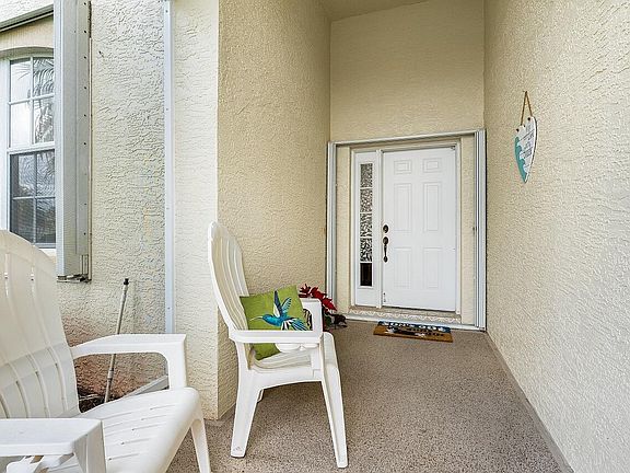 3rd image of 851 NW Sorrento Lane