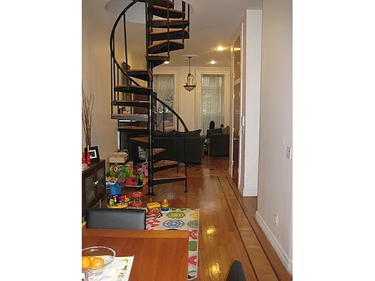 Rented by ZealEstate Group Inc | media 18