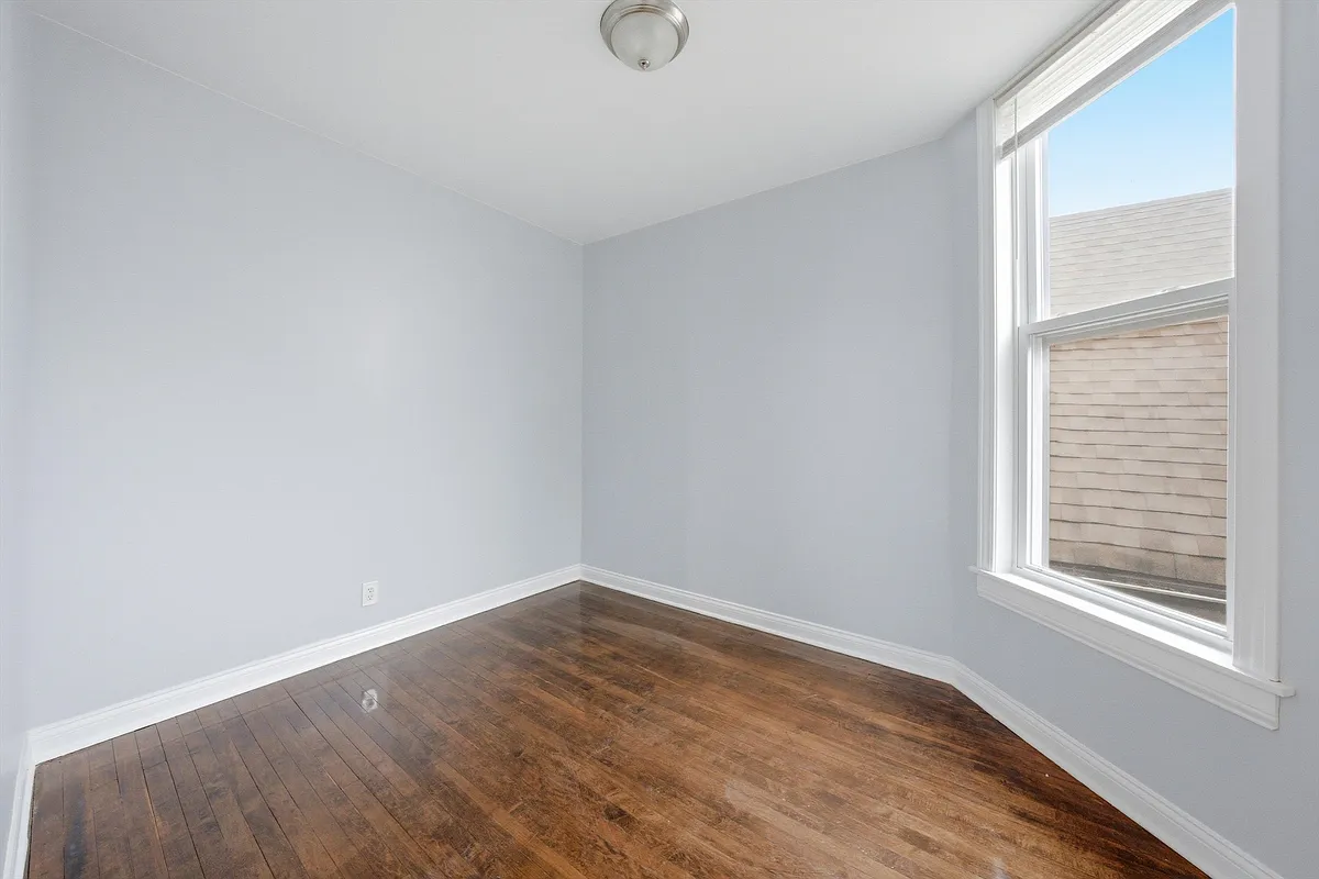 Building Photo - 7242 S May St #2