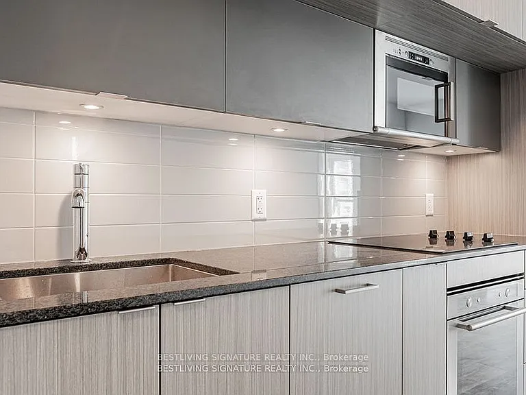 585 Bloor St E #1521 — Photo 7