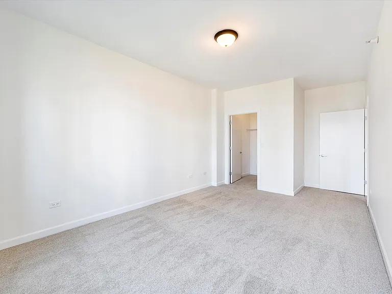 451 W Huron St #703 — Photo 16