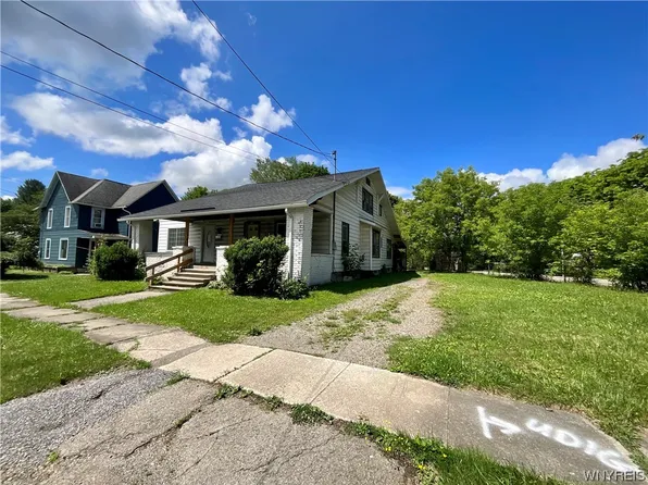 44 Osborne St, Wellsville, NY 14895