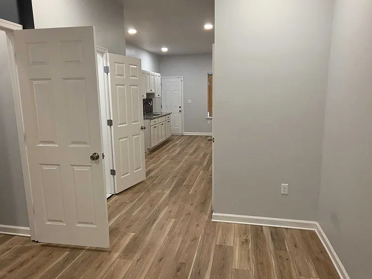 510 N Pulaski St — Photo 9