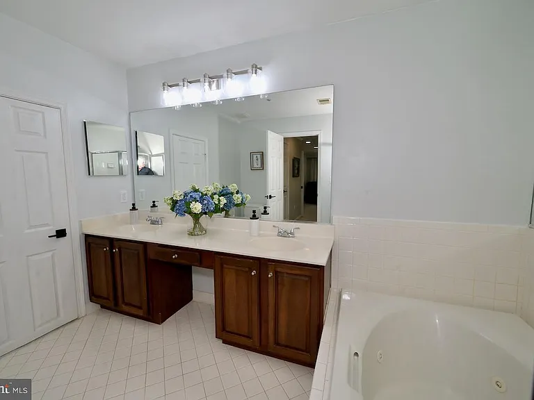 112 Kendrick Pl #34 — Photo 54
