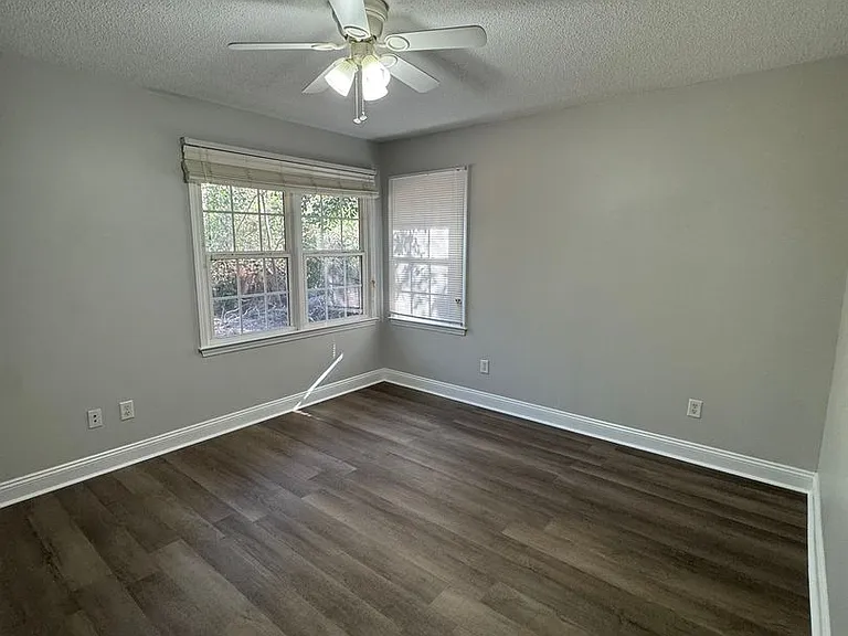 315 Brannen St #B — Photo 7