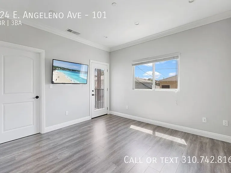 524 E Angeleno Ave #101 — Photo 13
