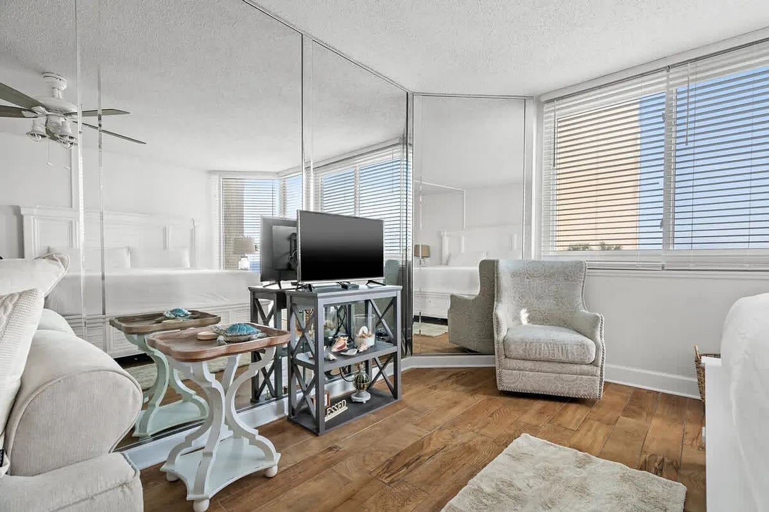 Studio, 1.0 bath, 484 sqft, $1,270 — Photo 3