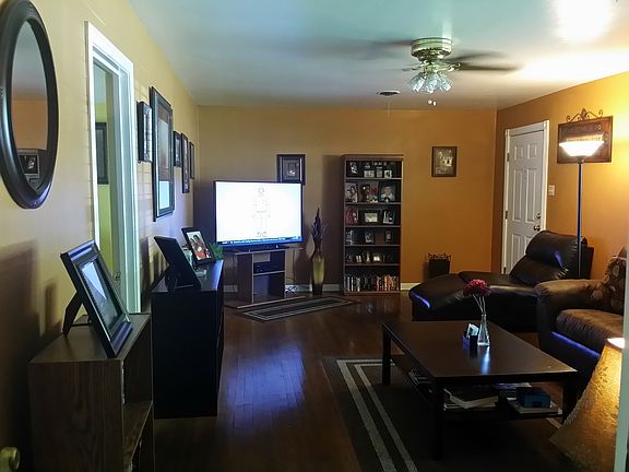 5th image of 2330 Oak Cliff Dr