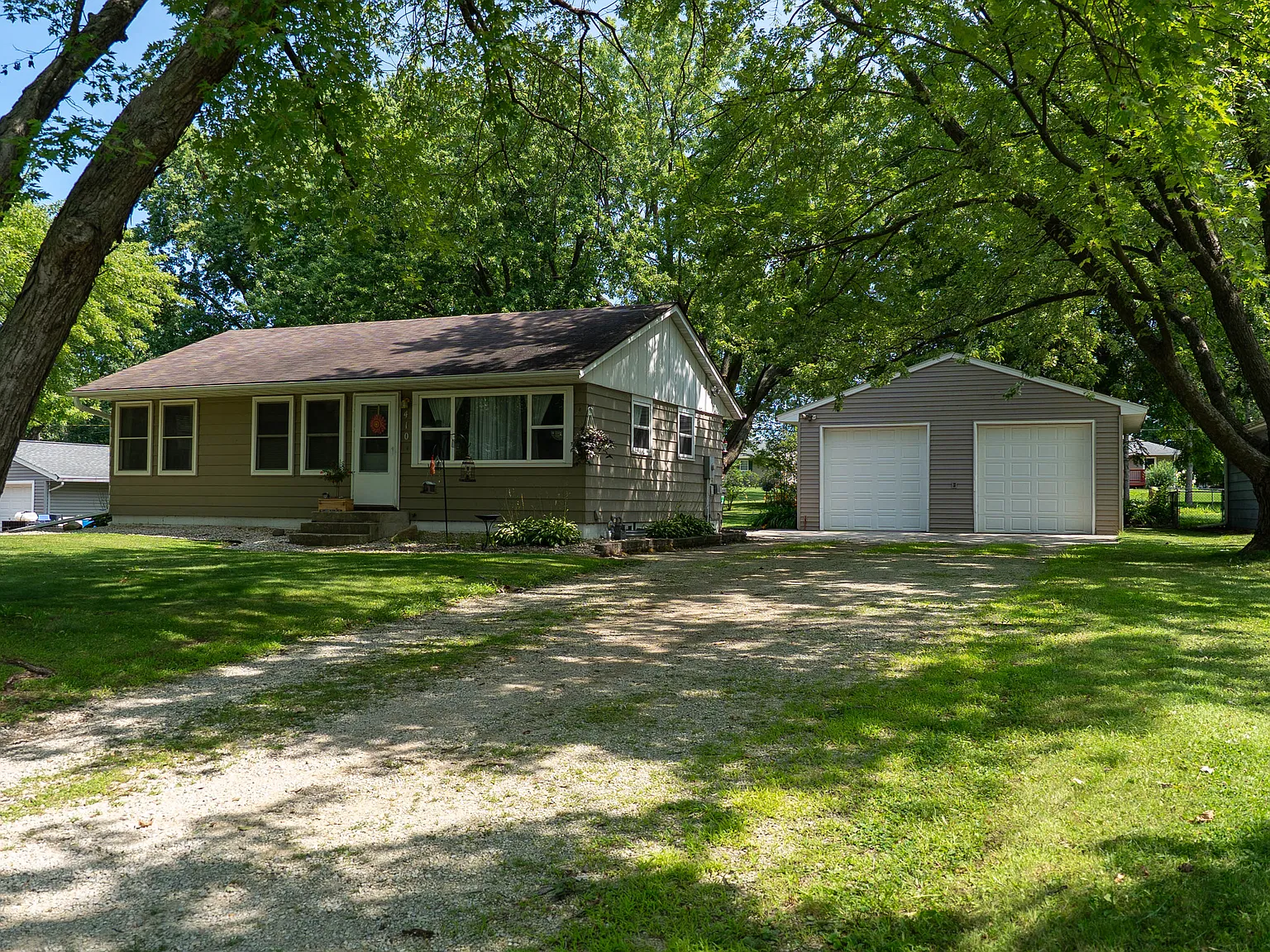 3 bed, 1788 sqft, $1,600 — Photo 1