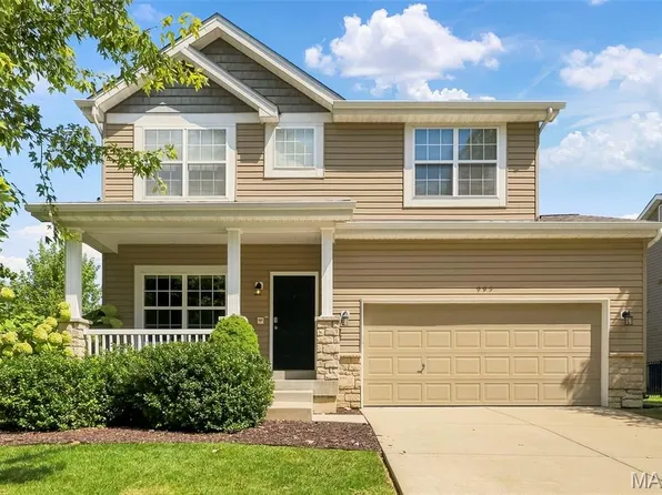 995 Harmony Lake Pkwy, Saint Peters, MO 63376