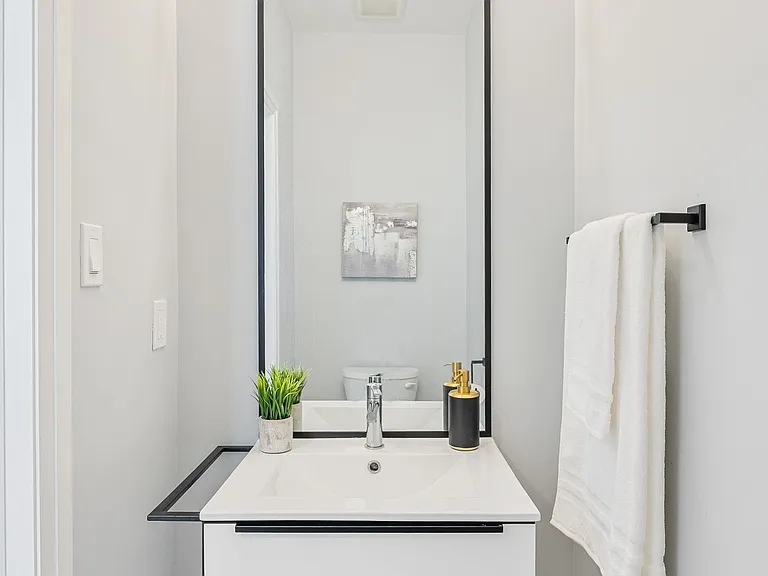 75 Greene St — Photo 12