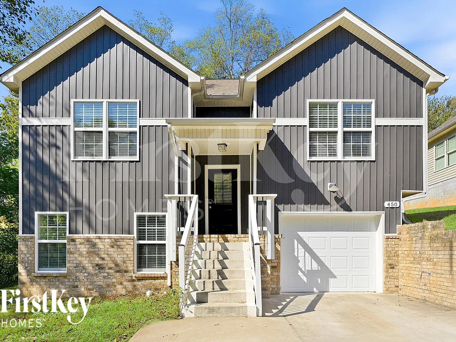 3 bed, 2.5 bath, 1557 sqft, $1,580 — Photo 1
