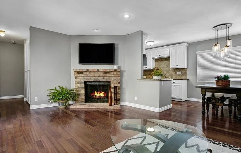 Building Photo - 2319 Curlew St
