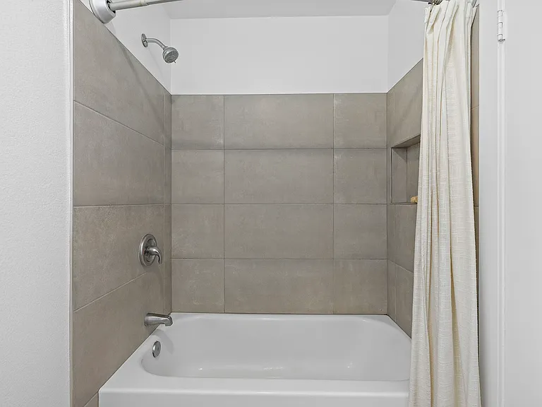 191 Rockwood #62 — Photo 32