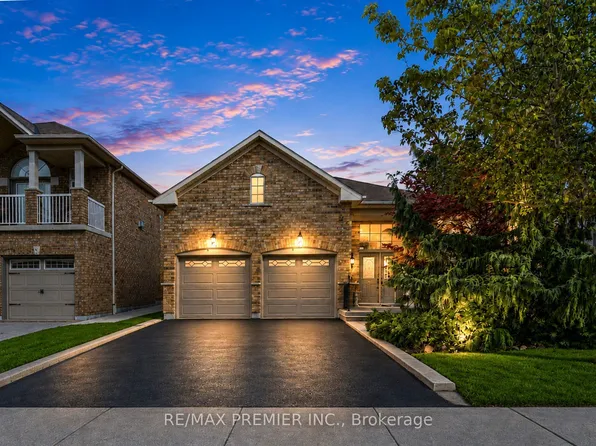146 S Belair Dr, Vaughan, ON L4H 2N5