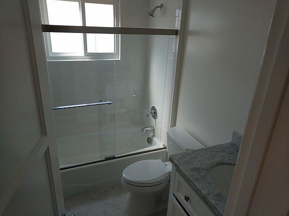 5th image of 16558 W Sunset Blvd