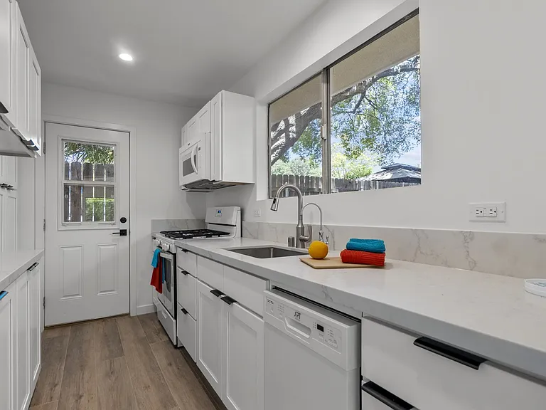 1757 June Ln — Photo 16