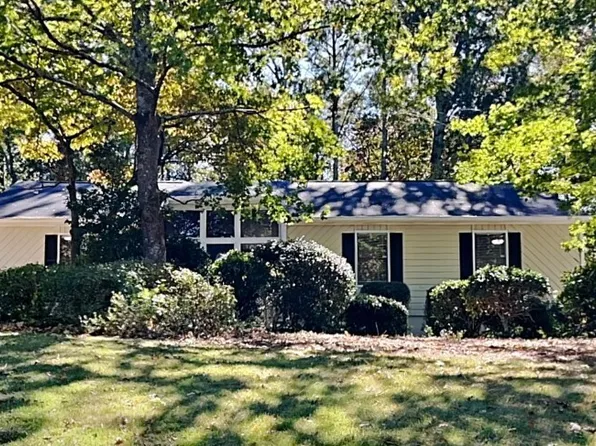 2567 Kingsley Dr NE, Marietta, GA 30062