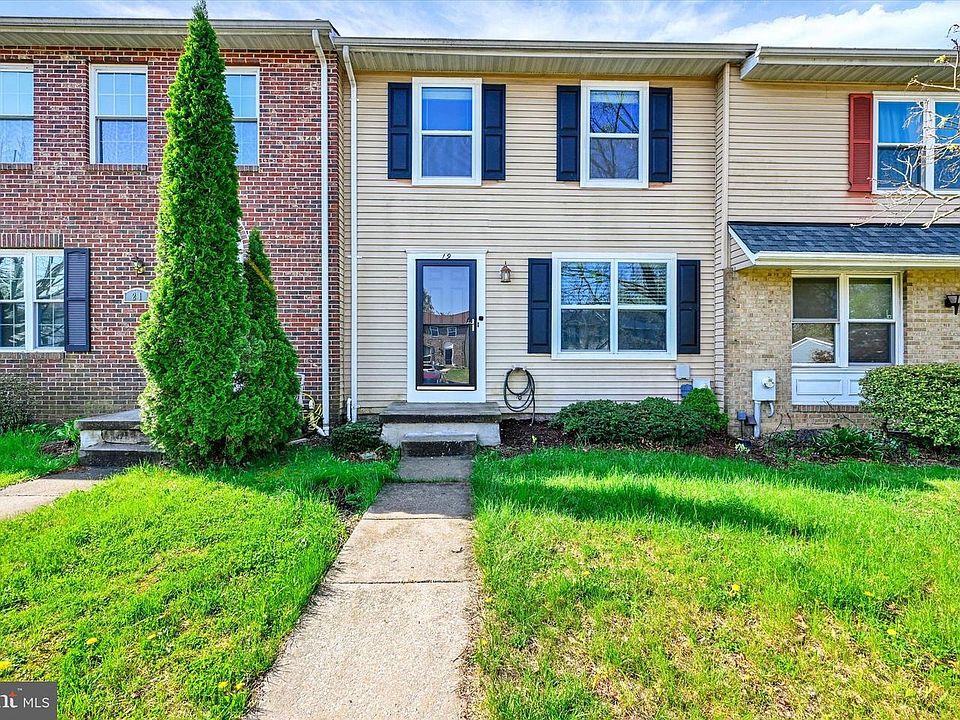 1st image of 19 Derwood Ct