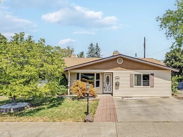 1521 E 13th St, The Dalles, OR 97058