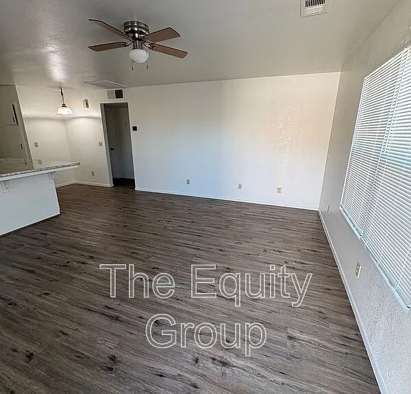700 E Tulare Ave — Photo 3