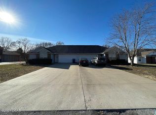 2102 S 2104 Magnolia Ln, Joplin, MO 64804