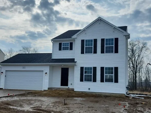 8165 Moonlight Creek Ln, Fowlerville, MI 48836