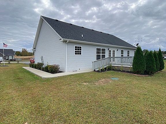 3rd image of 36 Corner Stone Est
