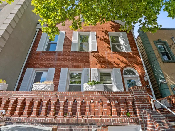 204 Beacon Avenue image 1 of 16