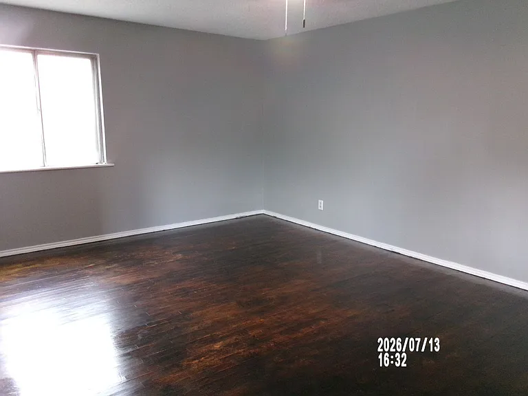 1319 NW Carroll Dr — Photo 3