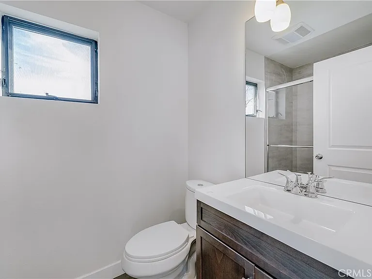 11510 Emelita St — Photo 13