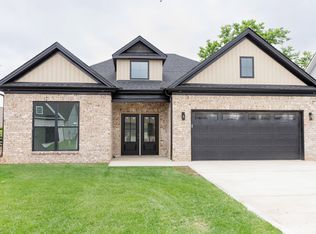 121 Wyatt Ct, Nicholasville, KY 40356
