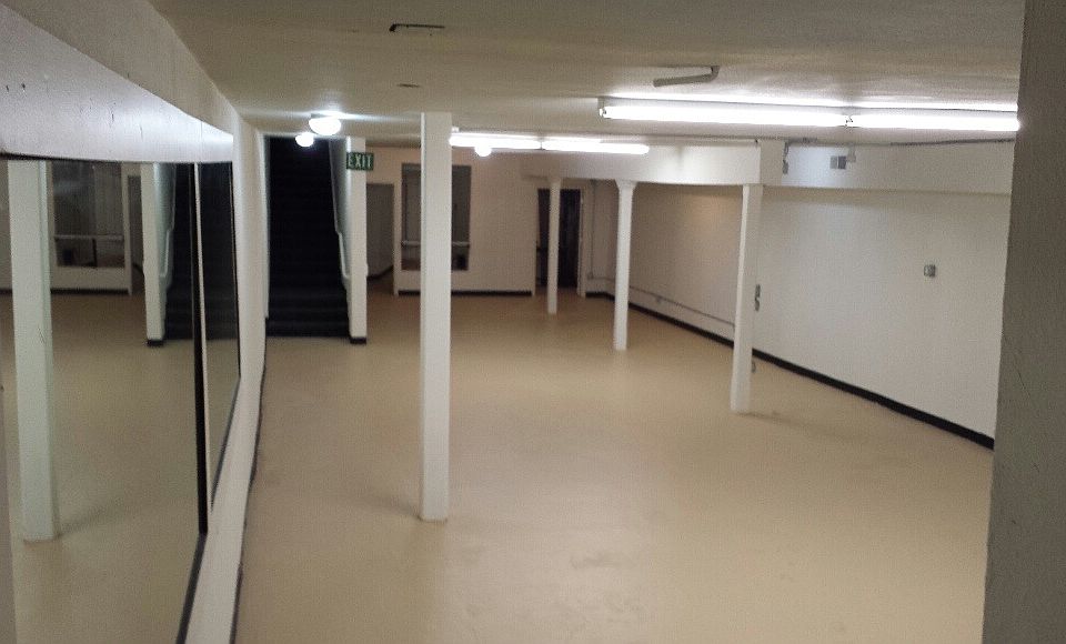 1st image of 1027 6th Ave