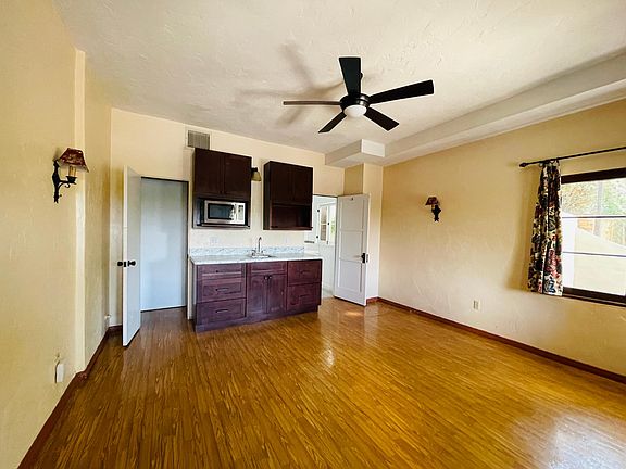 3rd image of 588 Sunnyside Ave