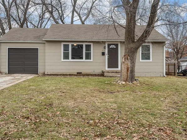 512 N Woodland Rd, Olathe, KS 66061