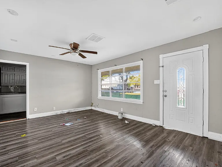 3901 Dakota Trl — Photo 6