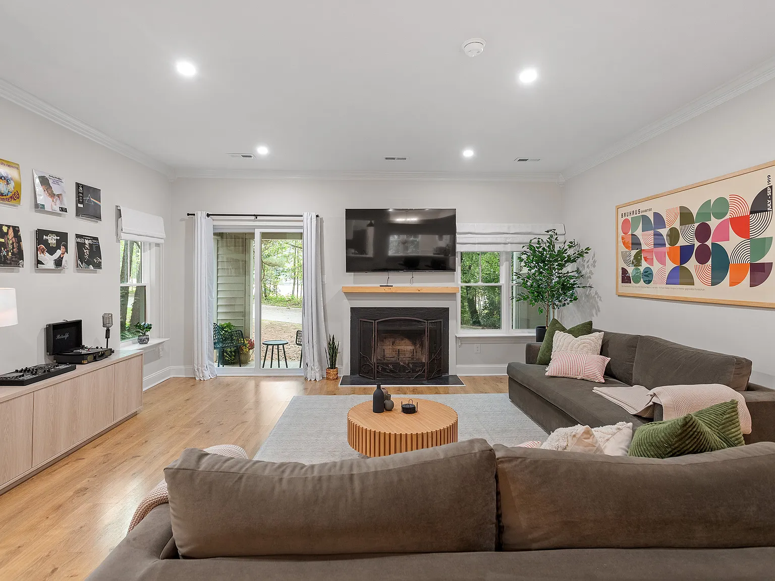 6001 Winterpointe Ln — Photo 1
